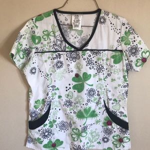 •SHORT SLEEVE SCRUB TOP•